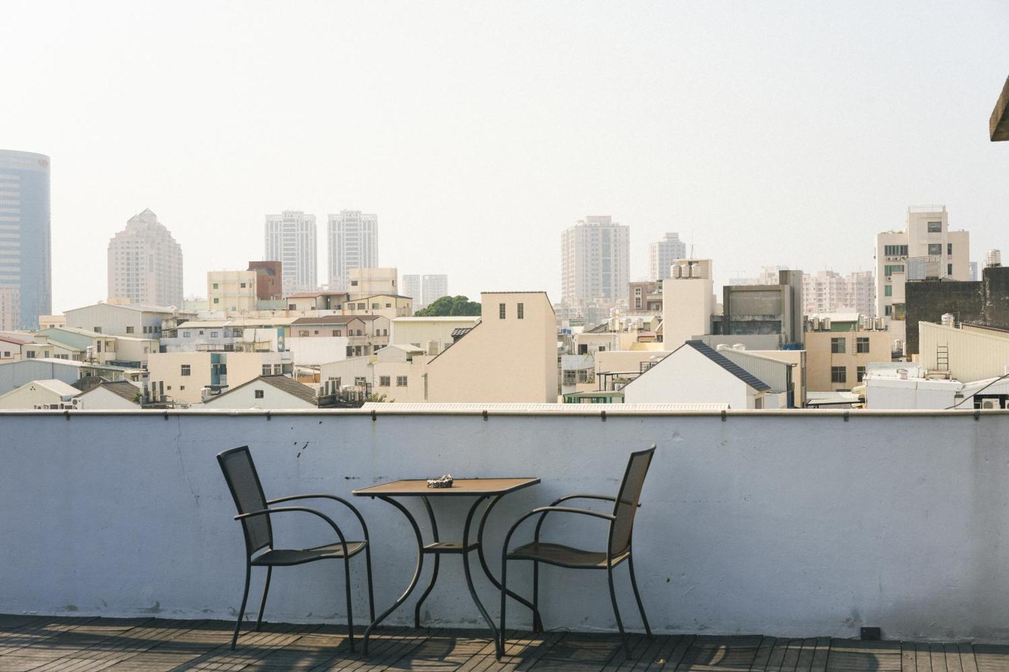 Loft18 Hostel Tainan Eksteriør bilde