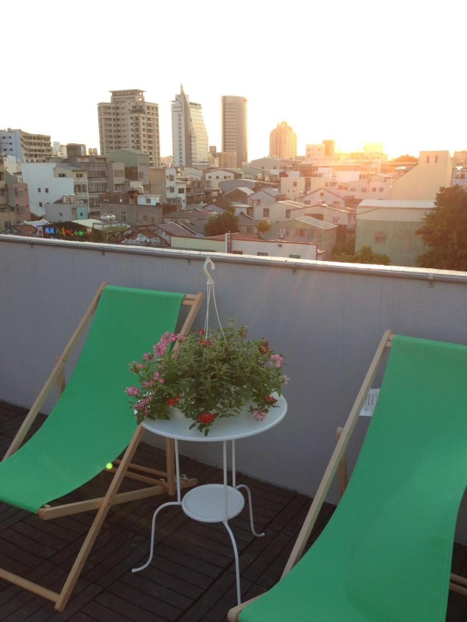 Loft18 Hostel Tainan Eksteriør bilde